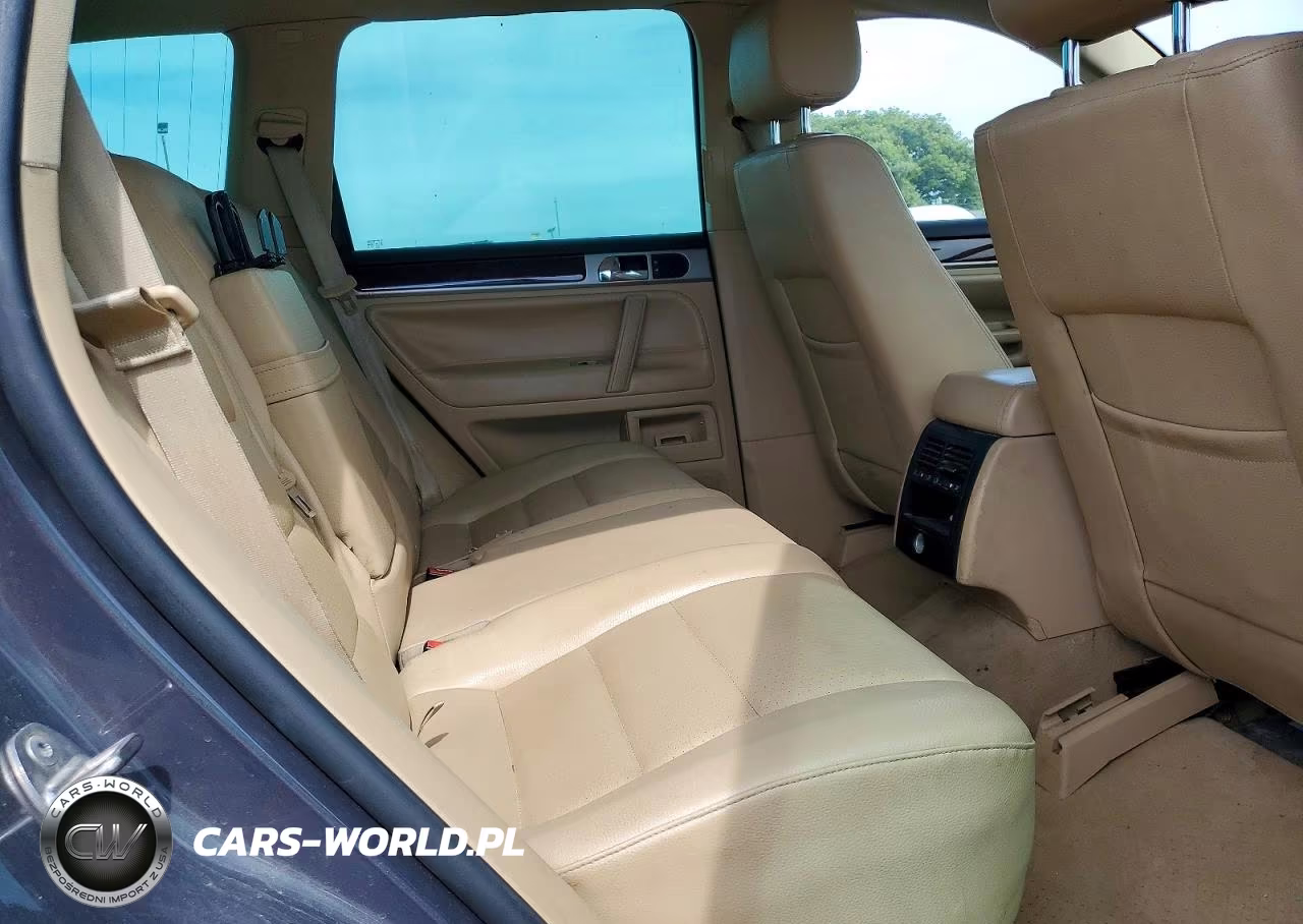 2010 Volkswagen Touareg V6 VIN:WVGBF7A93AD003266 - 11