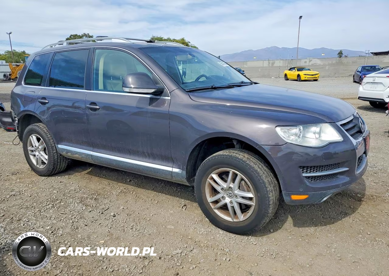2010 Volkswagen Touareg V6 VIN:WVGBF7A93AD003266 - 4