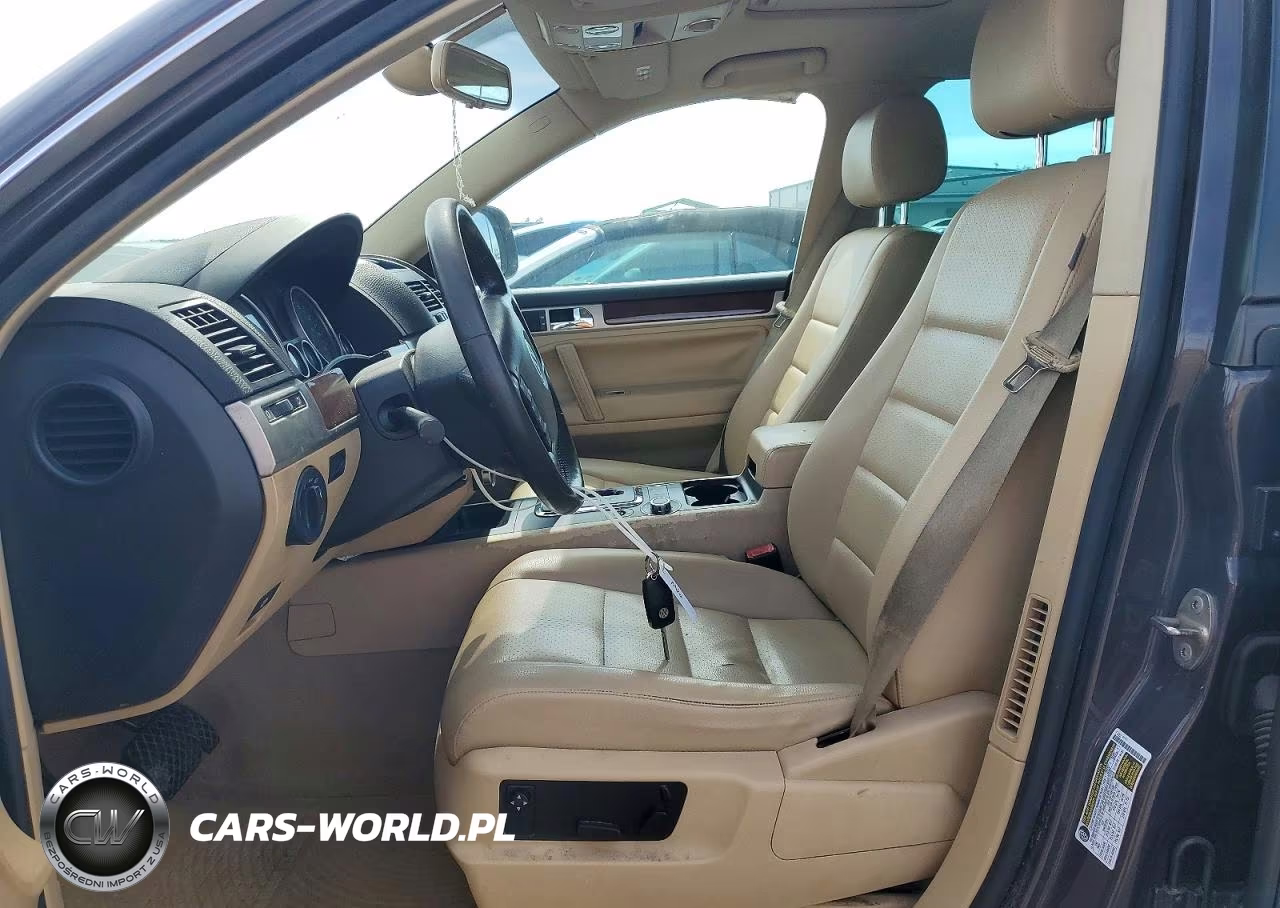 2010 Volkswagen Touareg V6 VIN:WVGBF7A93AD003266 - 7