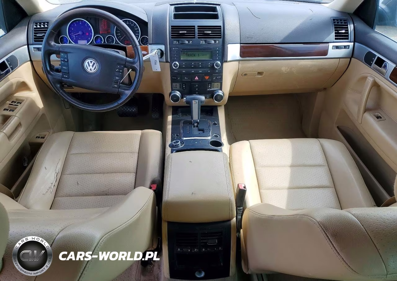 2010 Volkswagen Touareg V6 VIN:WVGBF7A93AD003266 - 8