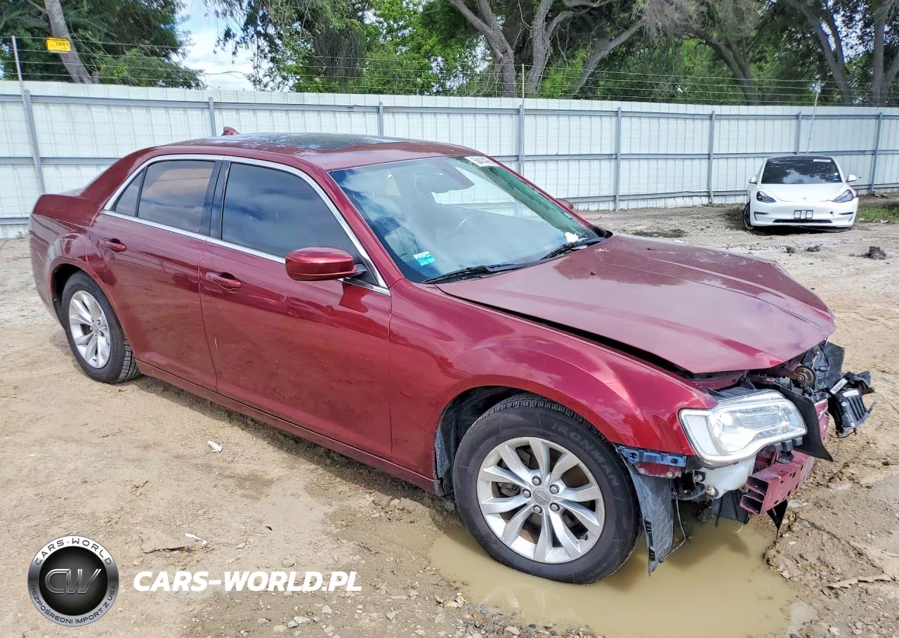 2016 Chrysler 300 Limited VIN:2C3CCAAG5GH238314 - 4