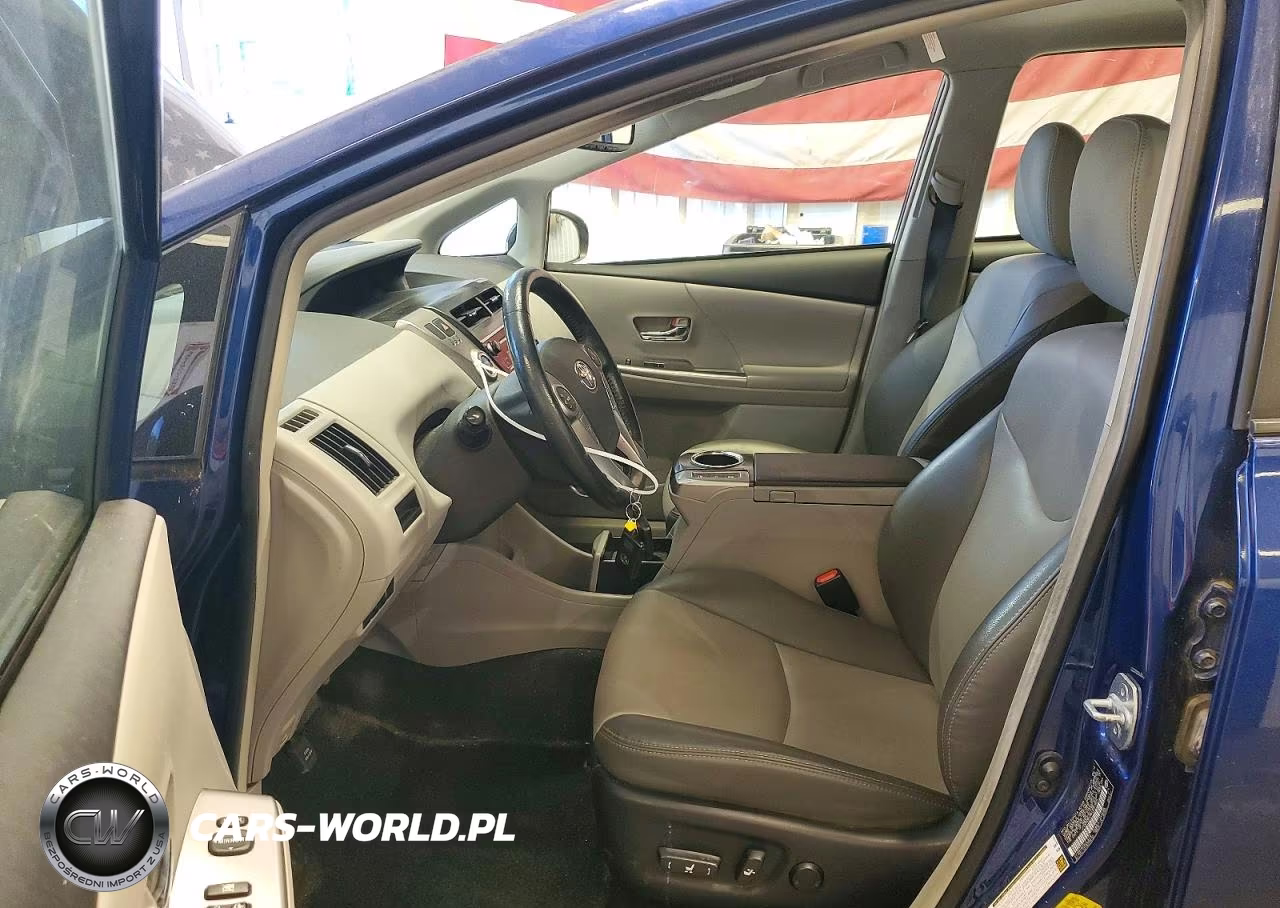 2017 Toyota Prius V Five VIN:JTDZN3EU9HJ057826 - 7