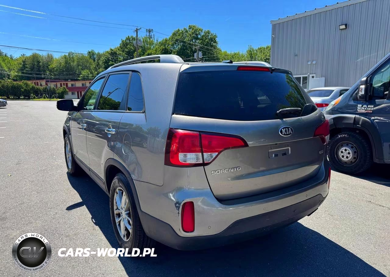 2015 Kia Sorento Lx VIN:5XYKTCA67FG652623 - 2