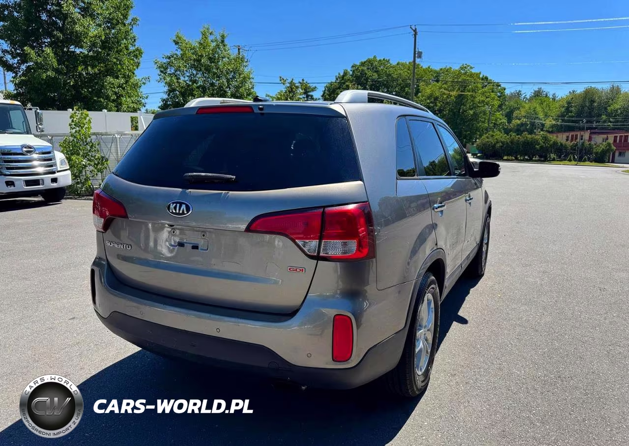 2015 Kia Sorento Lx VIN:5XYKTCA67FG652623 - 3