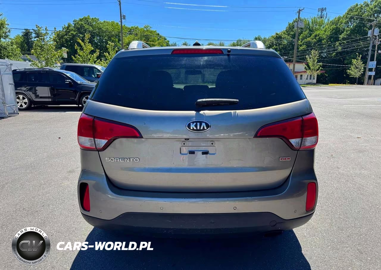 2015 Kia Sorento Lx VIN:5XYKTCA67FG652623 - 5