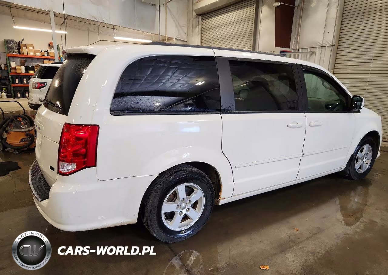 2013 Dodge Grand Caravan Sxt VIN:2C4RDGCGXDR553084 - 3