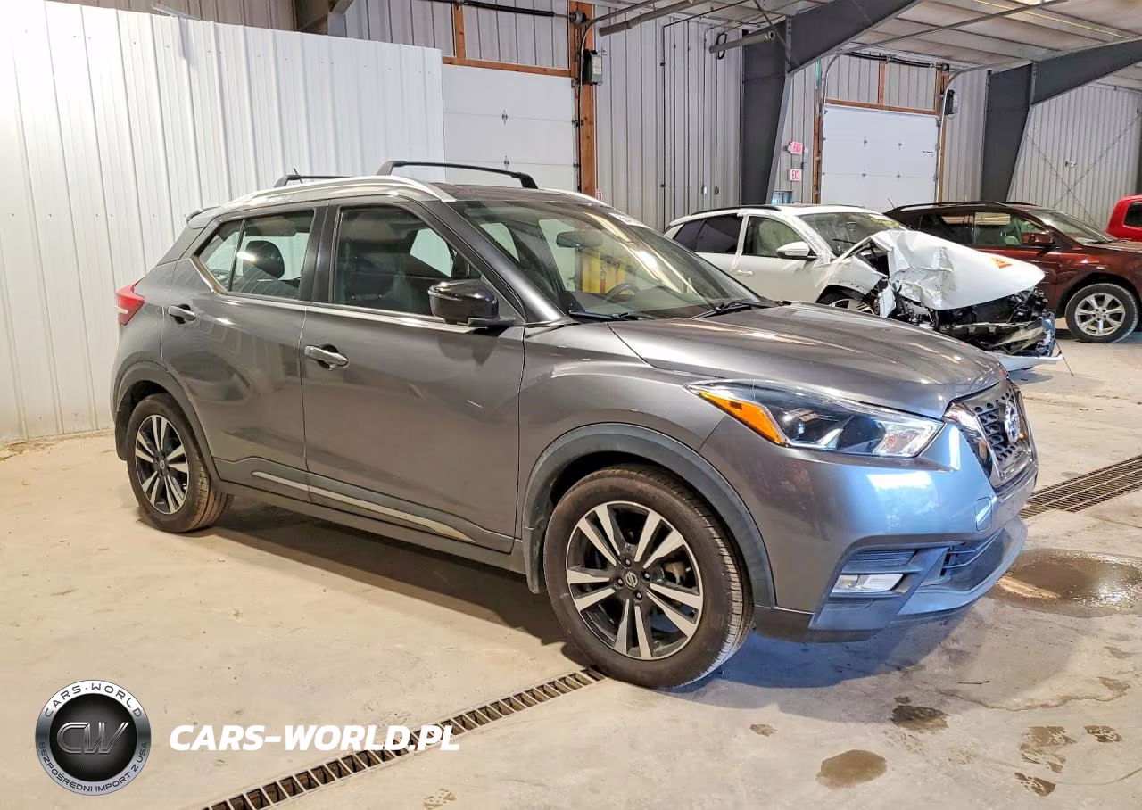 2019 Nissan Kicks S VIN:3N1CP5CU9KL515320 - 4