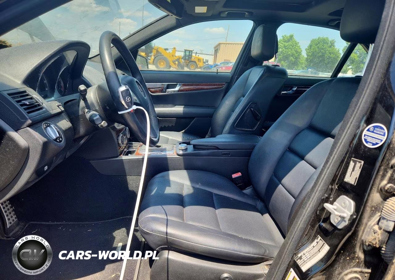 2010 Mercedes-Benz C 300 4Matic VIN:WDDGF8BB4AR090623 - 7