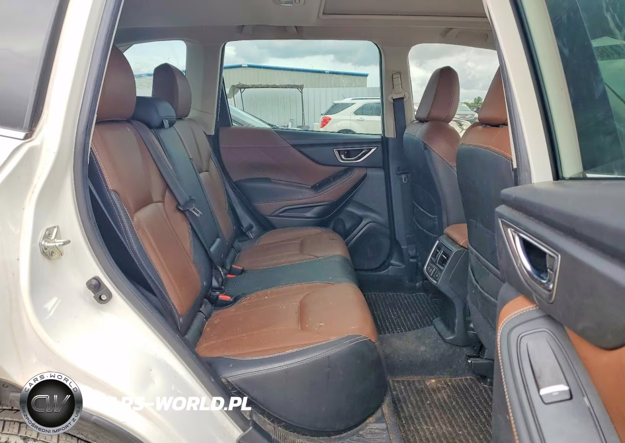 2022 Subaru Forester Touring VIN:JF2SKARCXNH457558 - 11