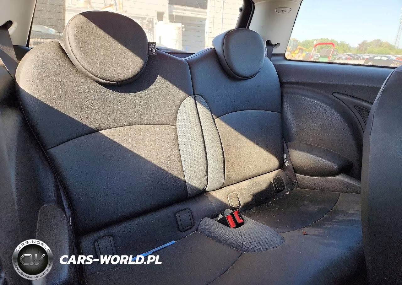 2010 Mini Cooper S VIN:WMWMF7C52ATW89391 - 10