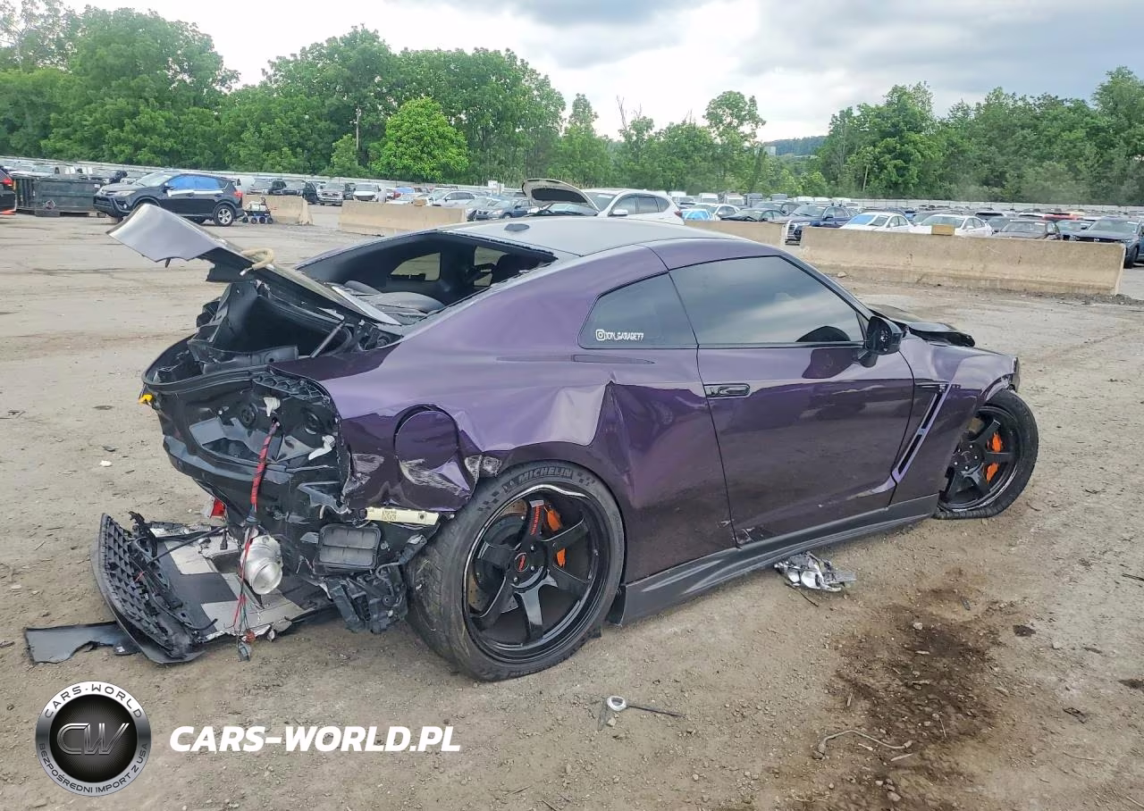 2018 Nissan Gt-R Track Edition VIN:JN1AR5EFXJM710282 - 3
