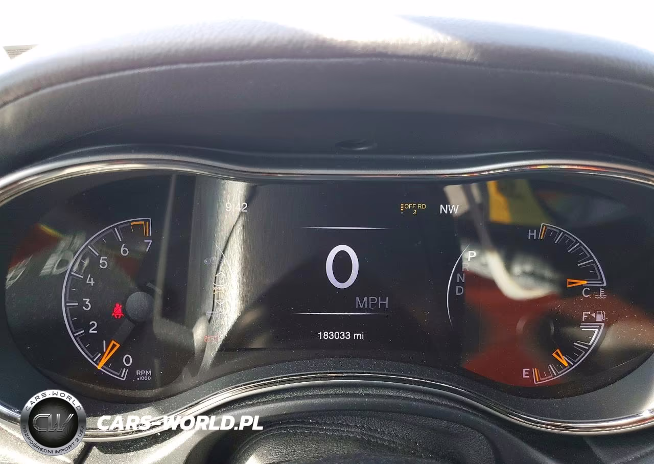 2018 Jeep Grand Cherokee Overland VIN:1C4RJFCG8JC277219 - 9