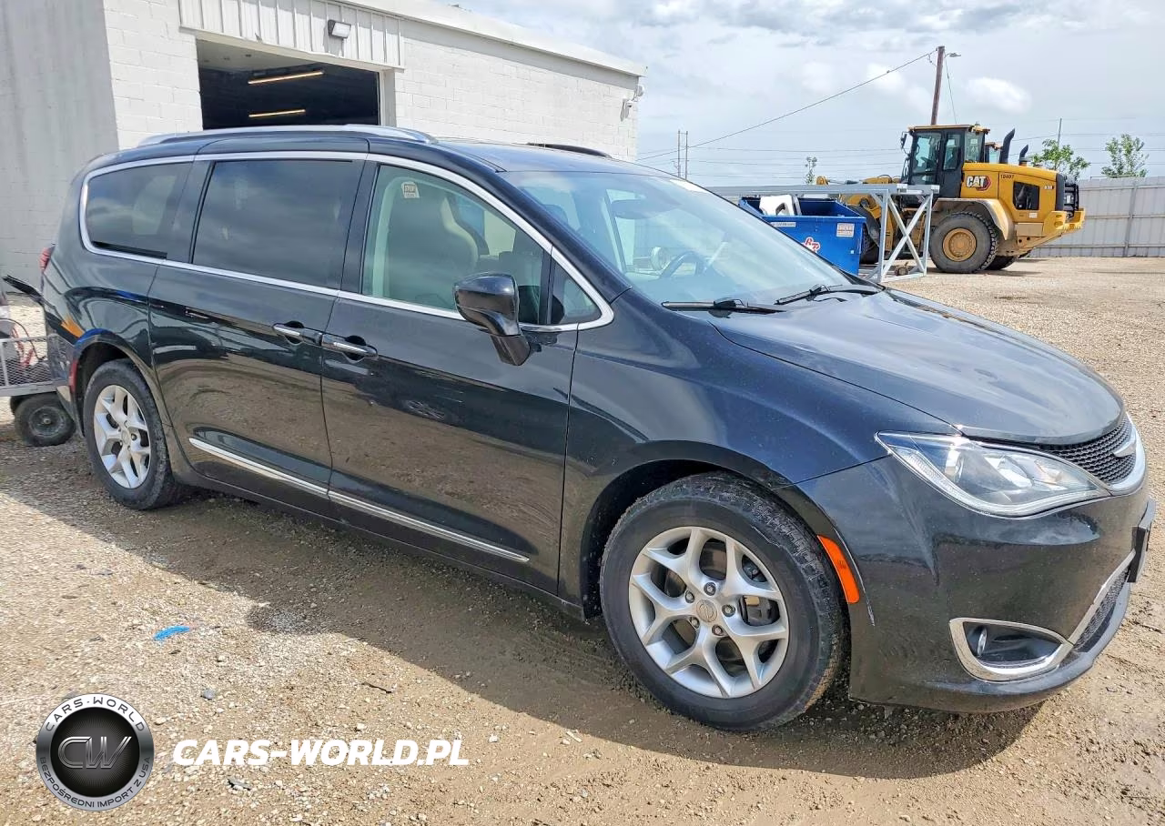 2020 Chrysler Pacifica Touring L Plus VIN:2C4RC1EG8LR257640 - 4