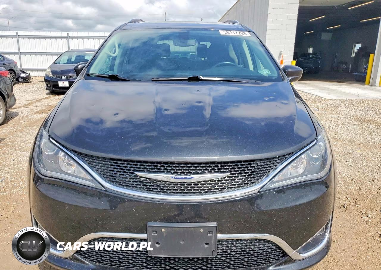 2020 Chrysler Pacifica Touring L Plus VIN:2C4RC1EG8LR257640 - 5