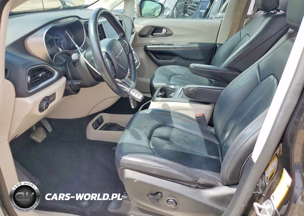 2020 Chrysler Pacifica Touring L Plus VIN:2C4RC1EG8LR257640 - 7