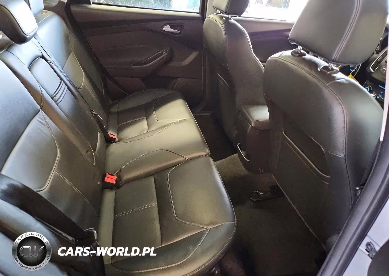 2016 Ford Focus Se VIN:1FADP3F23GL321004 - 10