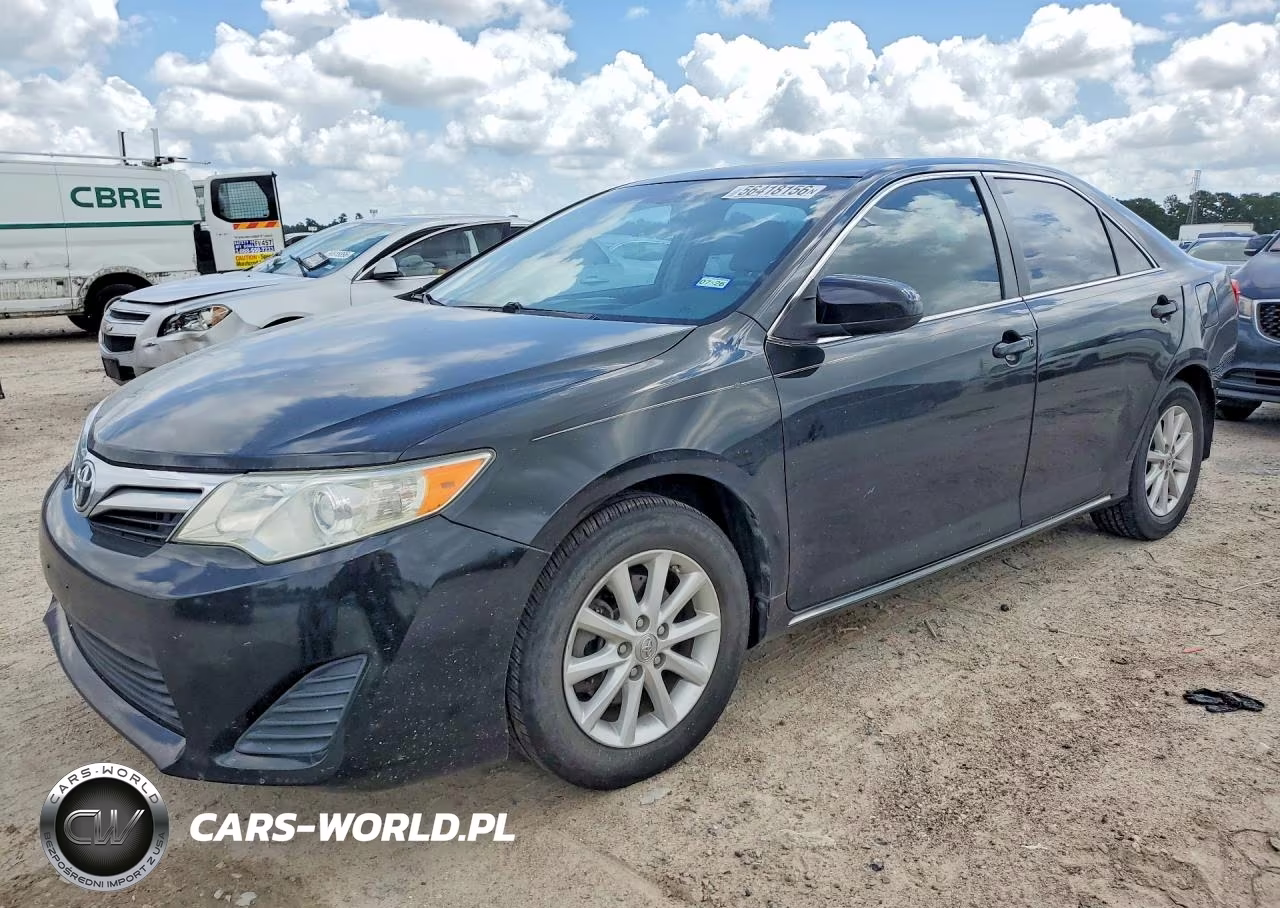 2012 Toyota Camry Le – zdjęcie 1 z 12