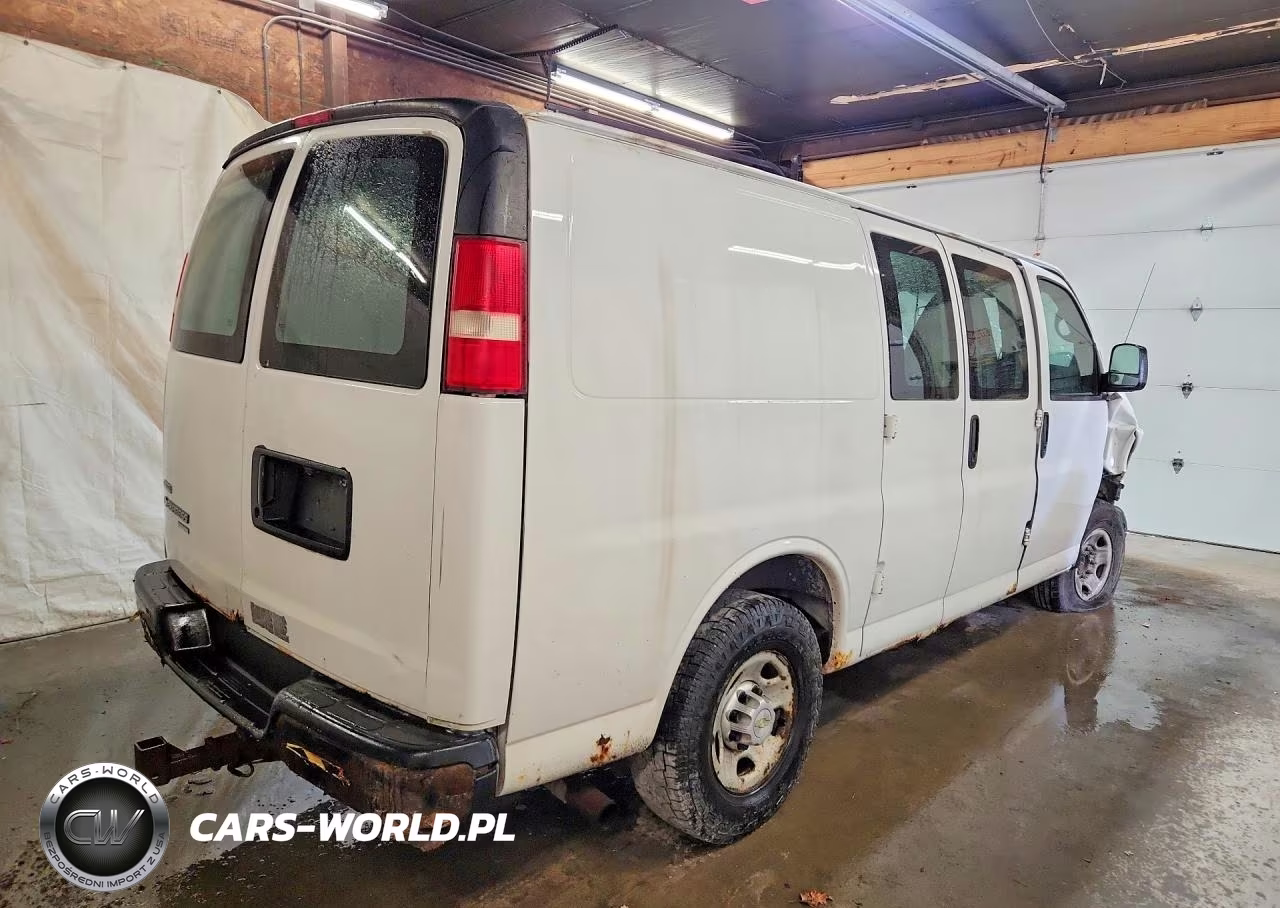 2011 Chevrolet Express G2500 VIN:1GCWGFFAXB1160103 - 3