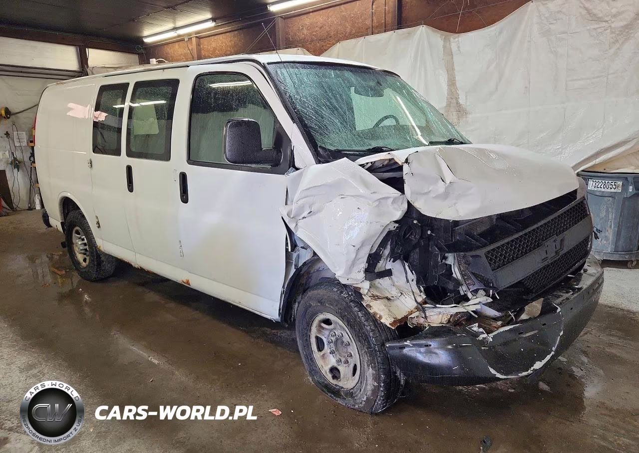 2011 Chevrolet Express G2500 VIN:1GCWGFFAXB1160103 - 4