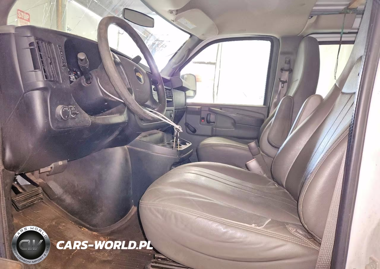 2011 Chevrolet Express G2500 VIN:1GCWGFFAXB1160103 - 7