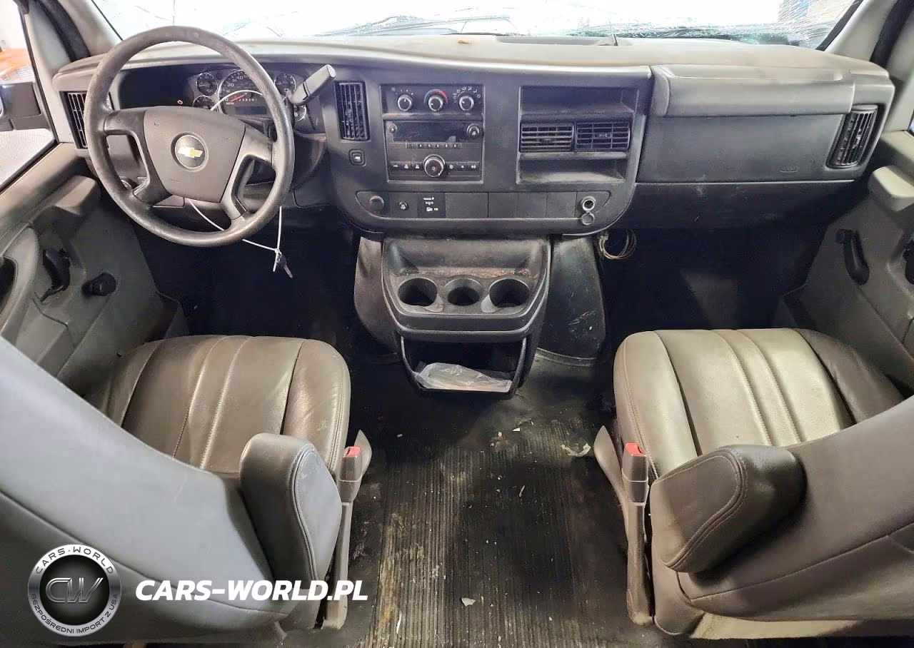 2011 Chevrolet Express G2500 VIN:1GCWGFFAXB1160103 - 8