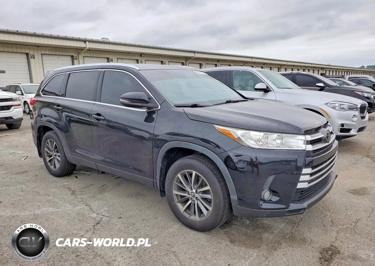 2019 Toyota Highlander Xle VIN:5TDJZRFH9KS614878 - 4