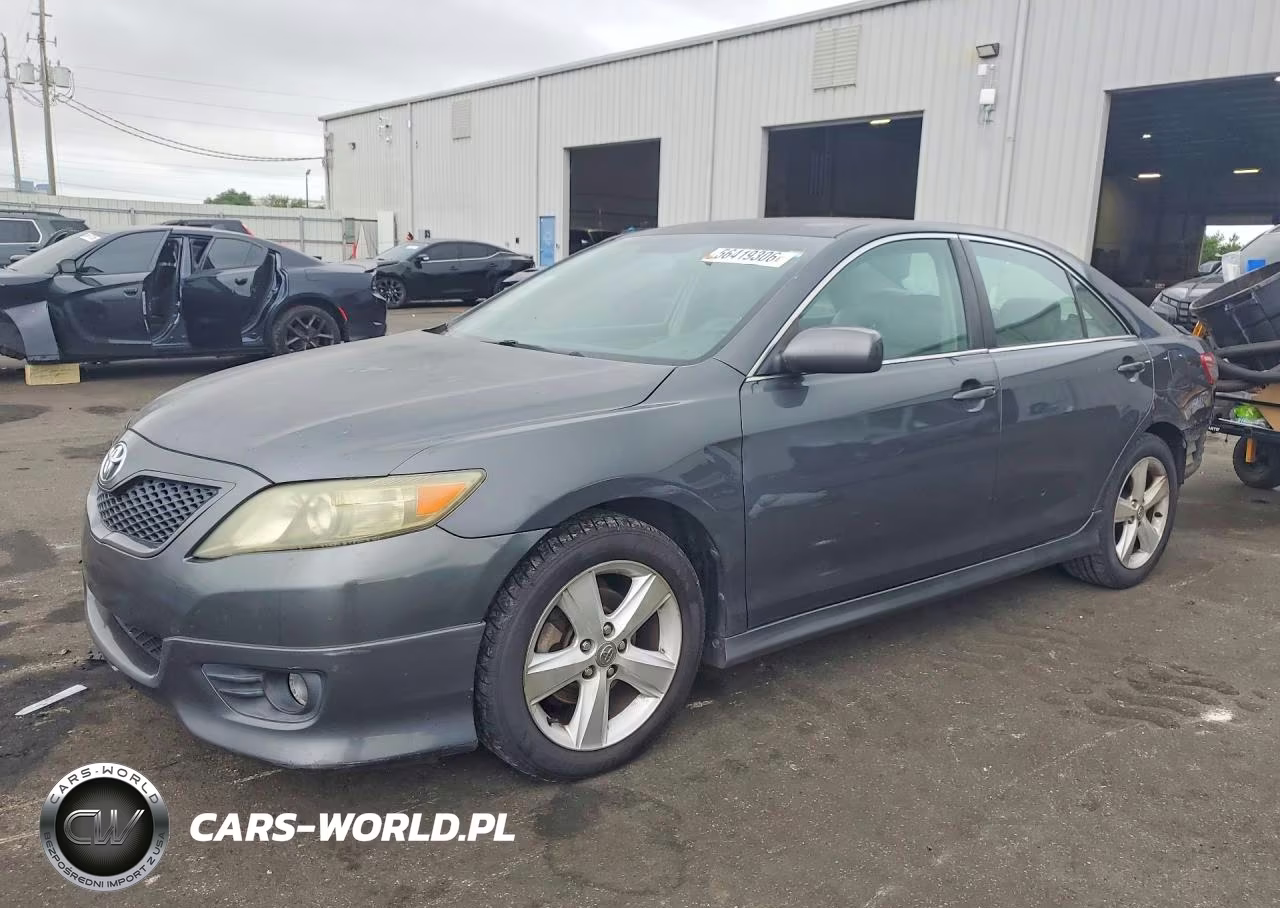 2010 Toyota Camry Se – zdjęcie 1 z 12