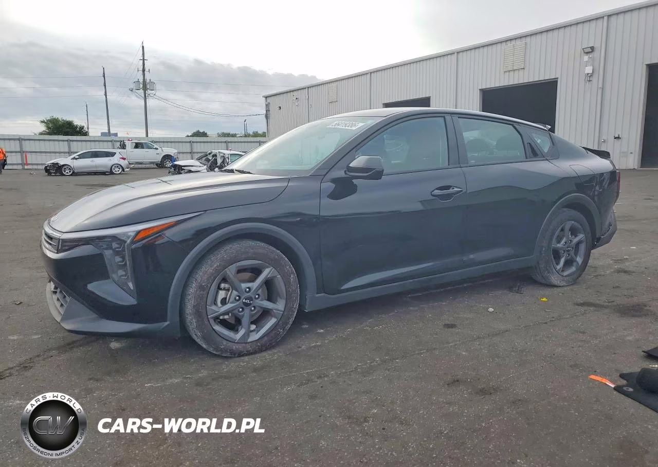 2025 Kia K4 Lxs – zdjęcie 1 z 12