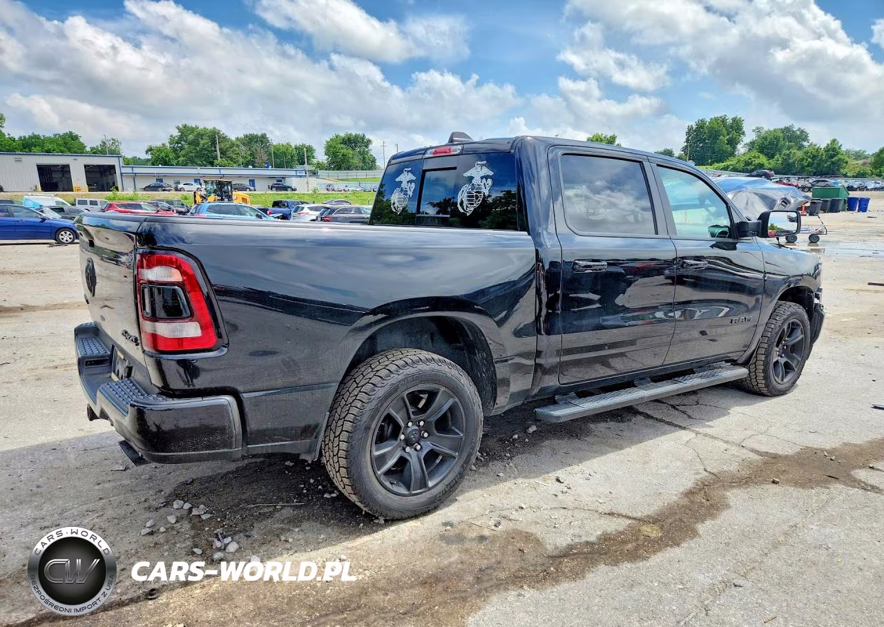 2021 Ram 1500 Big Horn VIN:1C6SRFFT9MN520815 - 3