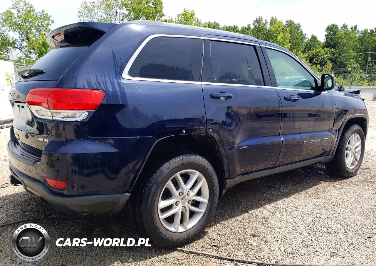 2017 Jeep Grand Cherokee Laredo VIN:1C4RJEAG8HC614916 - 3