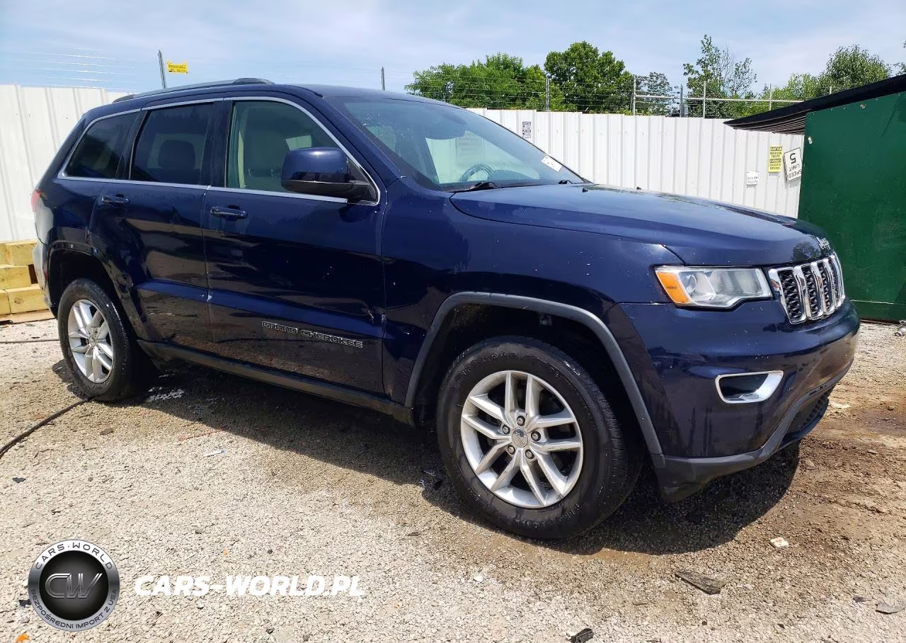 2017 Jeep Grand Cherokee Laredo VIN:1C4RJEAG8HC614916 - 4