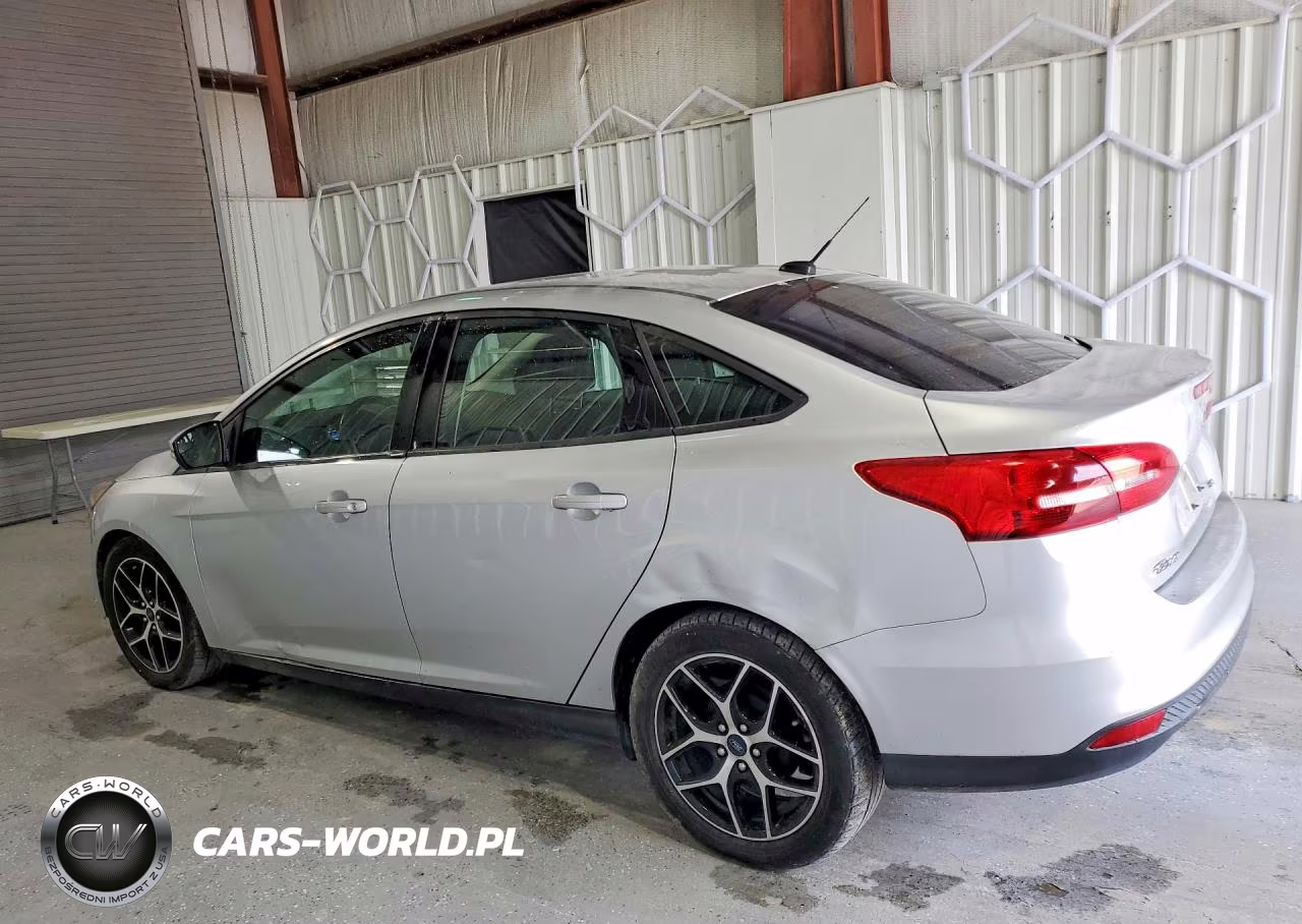 2018 Ford Focus Se VIN:1FADP3F20JL214628 - 2
