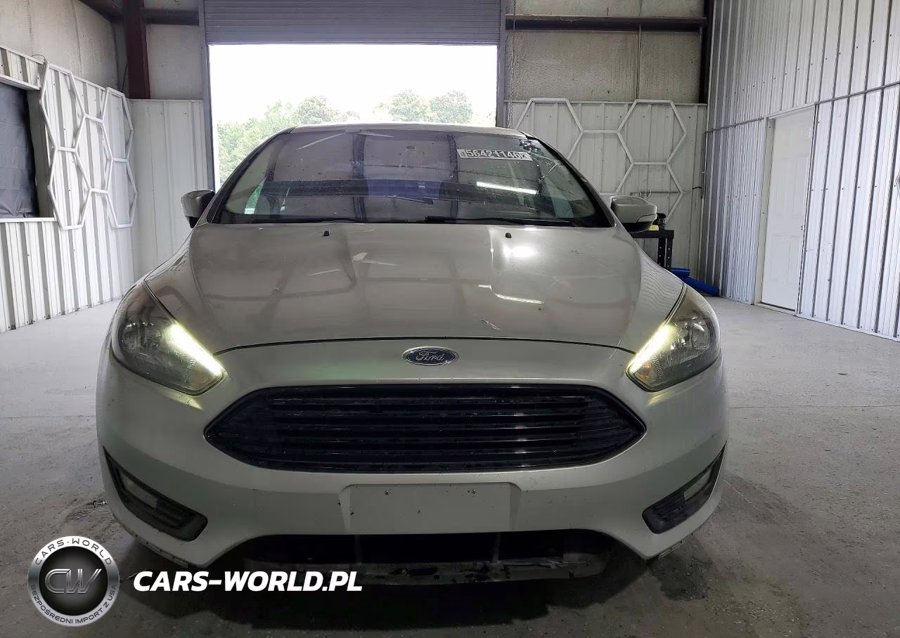 2018 Ford Focus Se VIN:1FADP3F20JL214628 - 5