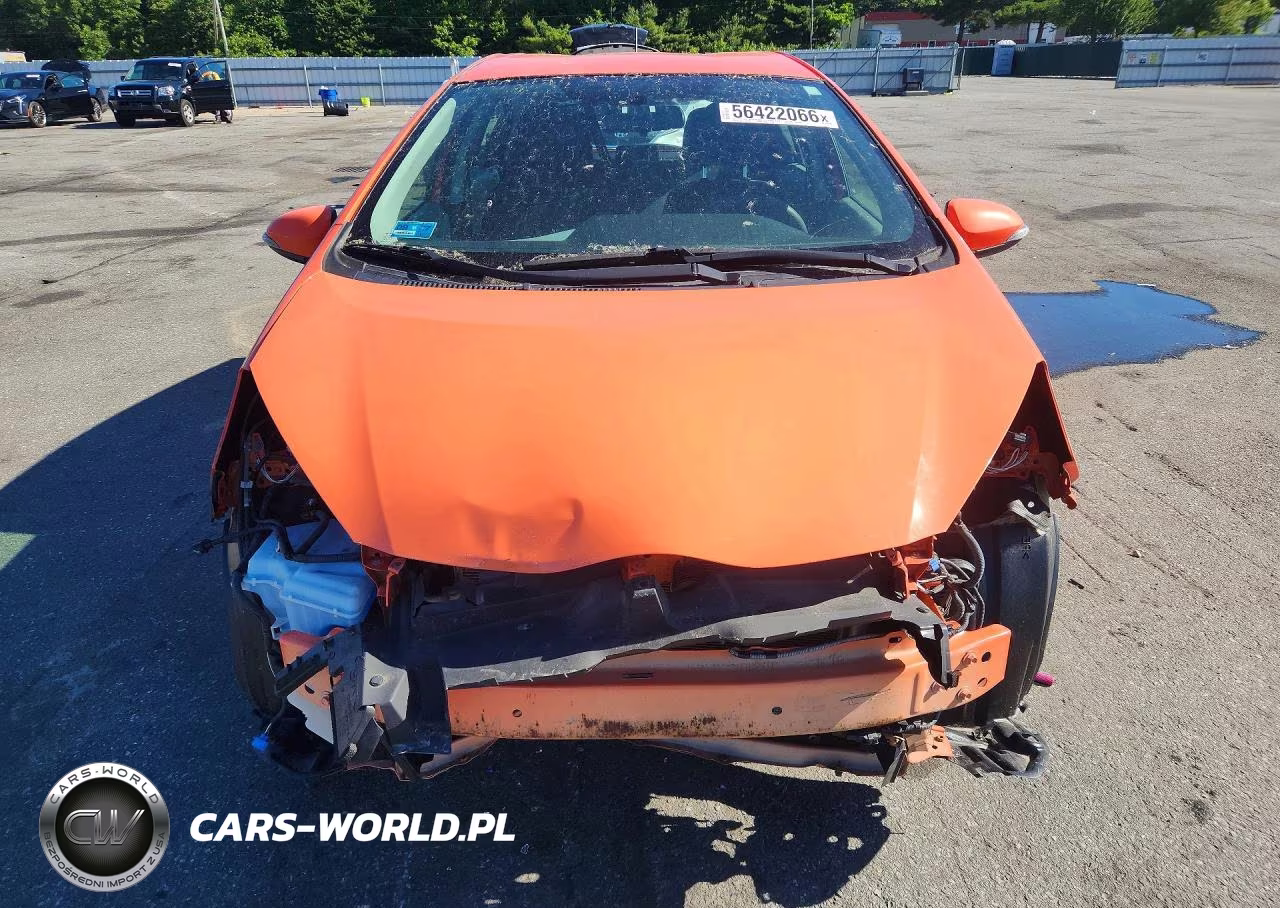 2012 Toyota Prius C Three VIN:JTDKDTB31C1002697 - 5