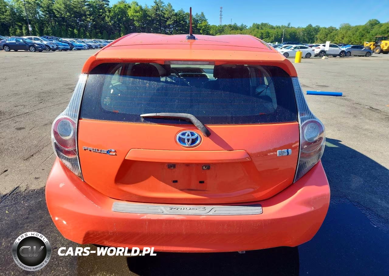 2012 Toyota Prius C Three VIN:JTDKDTB31C1002697 - 6