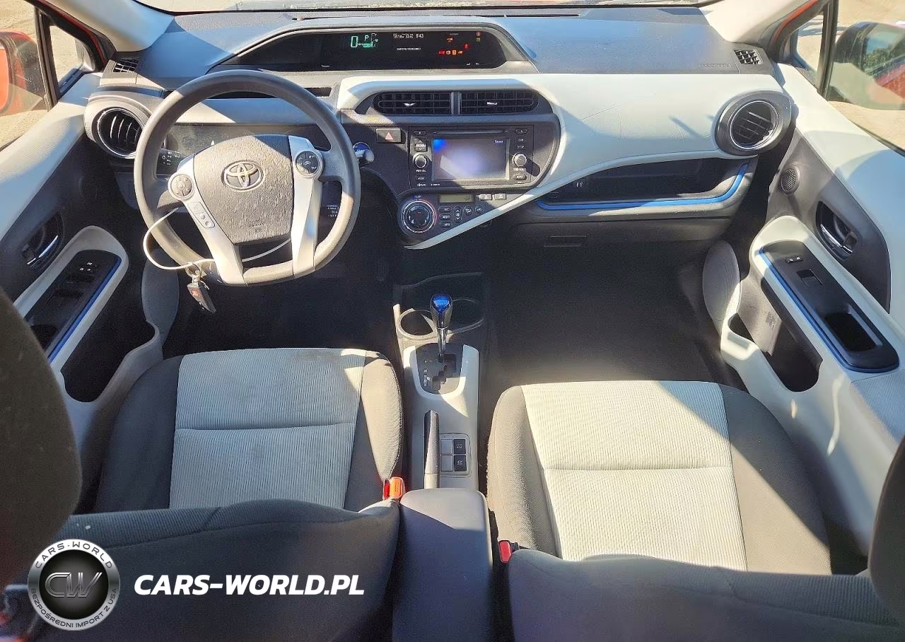 2012 Toyota Prius C Three VIN:JTDKDTB31C1002697 - 8