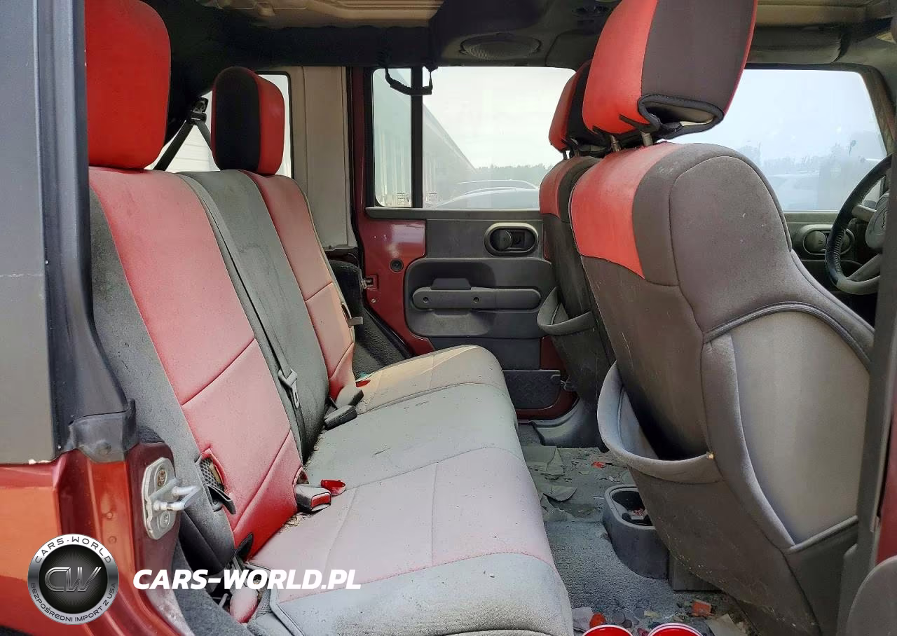 2008 Jeep Wrangler Unlimited Sahara VIN:1J4GA59138L644603 - 11