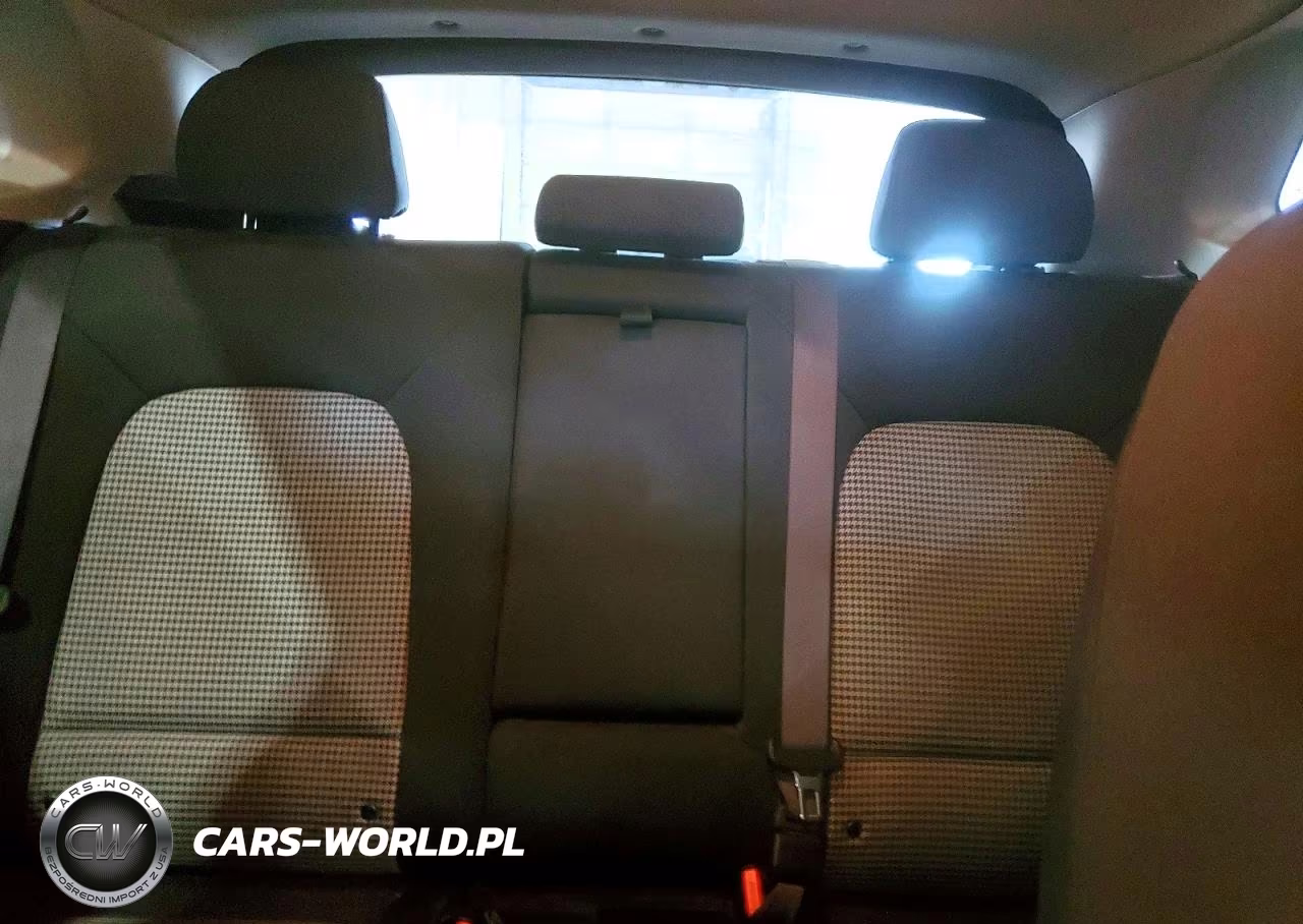 2018 Hyundai Kona Se VIN:KM8K1CAA9JU130430 - 10