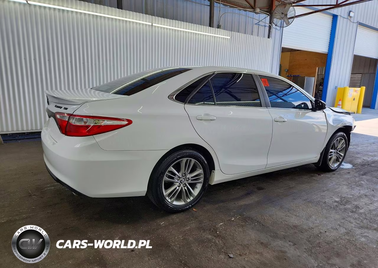 2017 Toyota Camry Se VIN:4T1BF1FK2HU639700 - 3