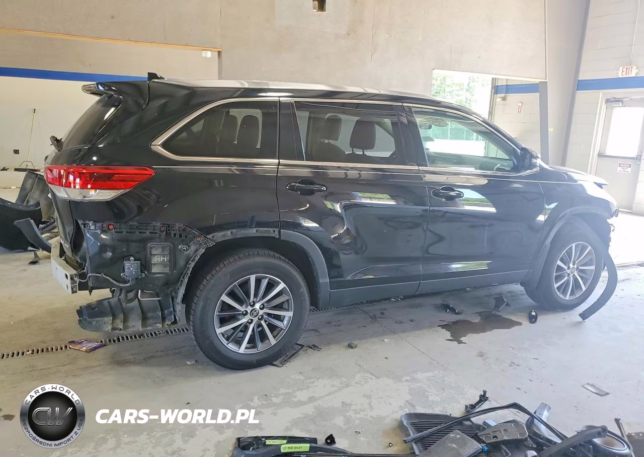 2019 Toyota Highlander Xle VIN:5TDJZRFH9KS571711 - 3