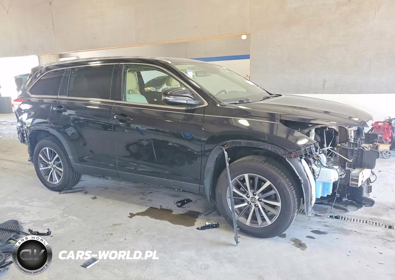2019 Toyota Highlander Xle VIN:5TDJZRFH9KS571711 - 4