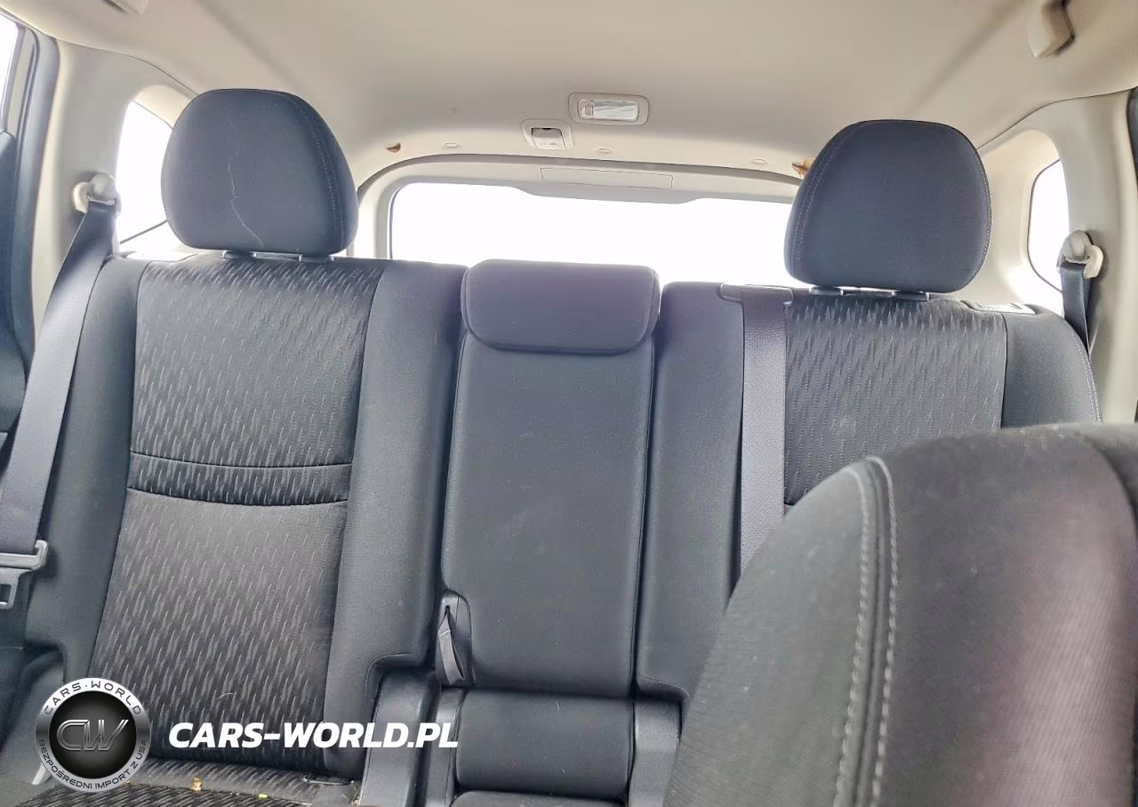 2019 Nissan Rogue S VIN:KNMAT2MV7KP536743 - 10