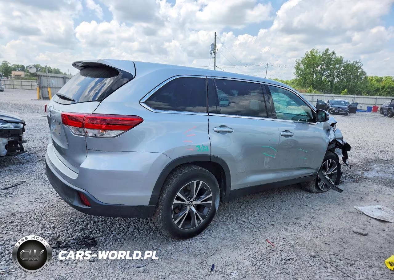 2019 Toyota Highlander Le VIN:5TDZARFHXKS043413 - 3
