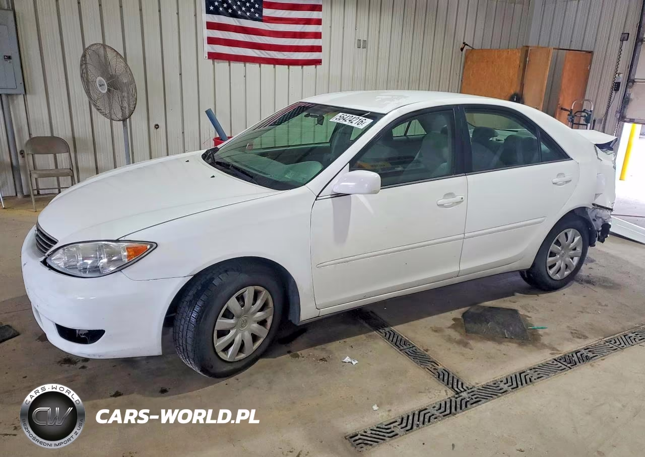 2005 Toyota Camry Le – zdjęcie 1 z 13