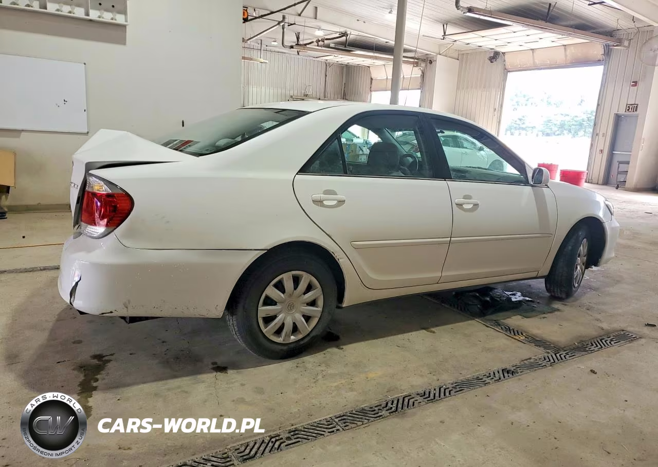2005 Toyota Camry Le VIN:4T1BE30K65U610512 - 3