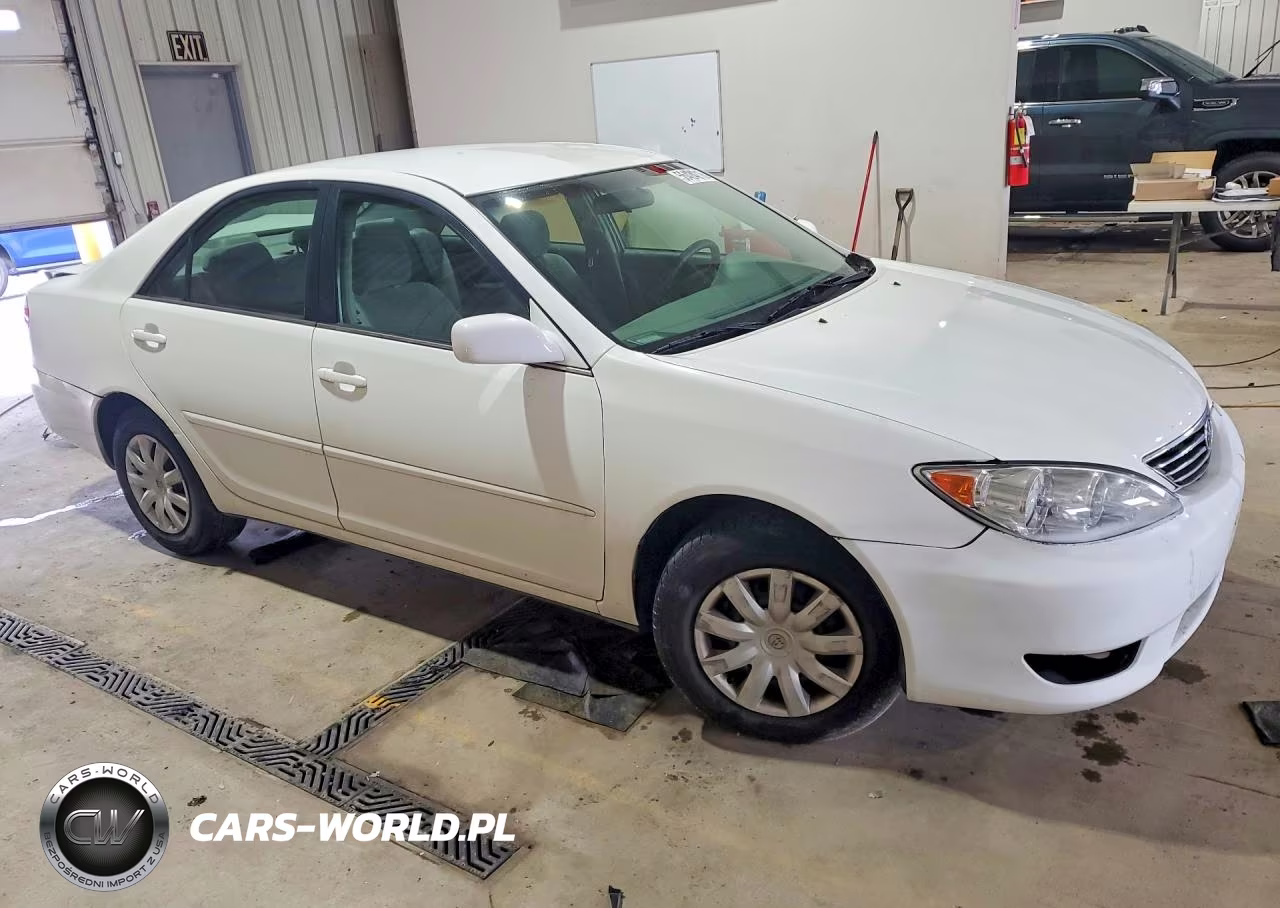 2005 Toyota Camry Le VIN:4T1BE30K65U610512 - 4
