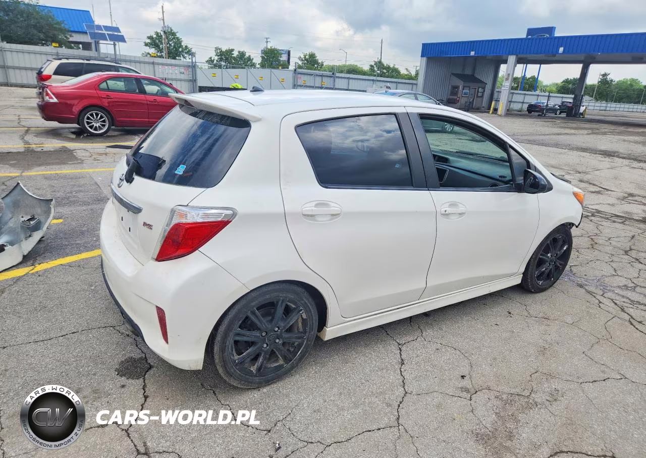 2012 Toyota Yaris 5-Door Se VIN:JTDKTUD32CD505725 - 3