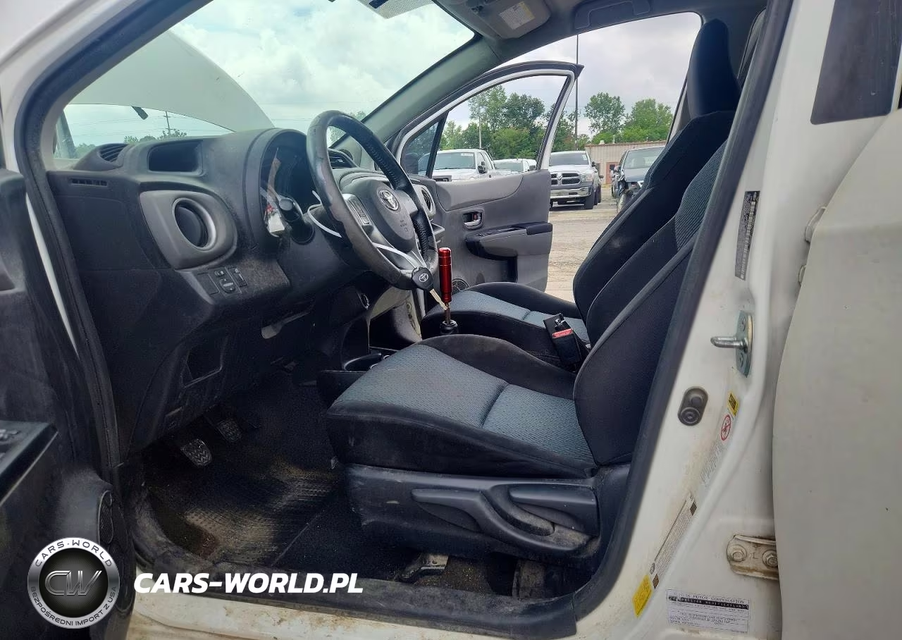 2012 Toyota Yaris 5-Door Se VIN:JTDKTUD32CD505725 - 7