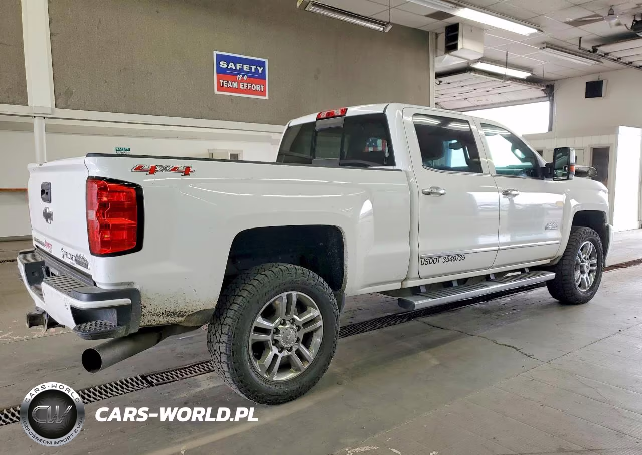 2015 Chevrolet Silverado K2500 High Country VIN:1GC1KXE8XFF583298 - 3