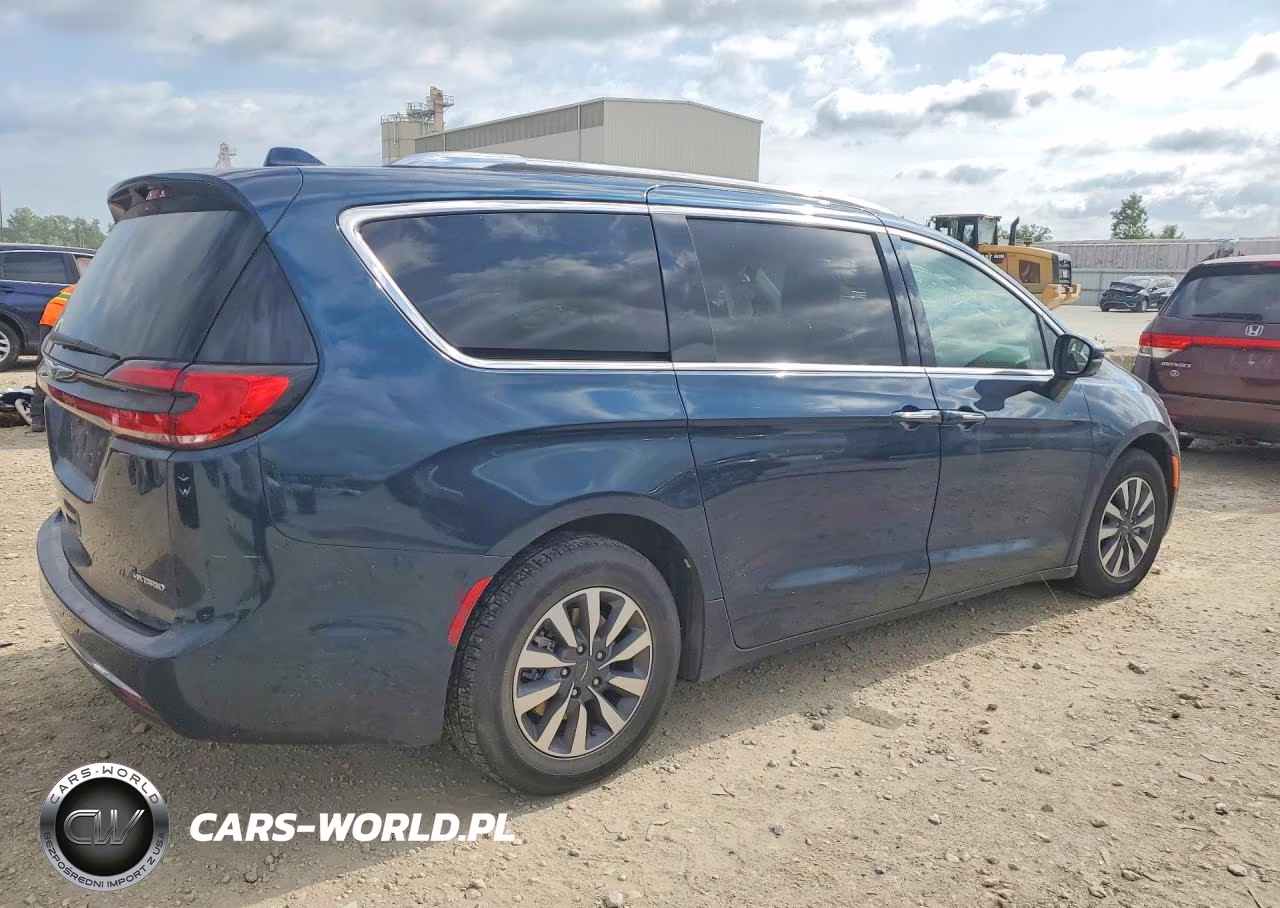 2021 Chrysler Pacifica Hybrid Touring L VIN:2C4RC1L73MR596231 - 3